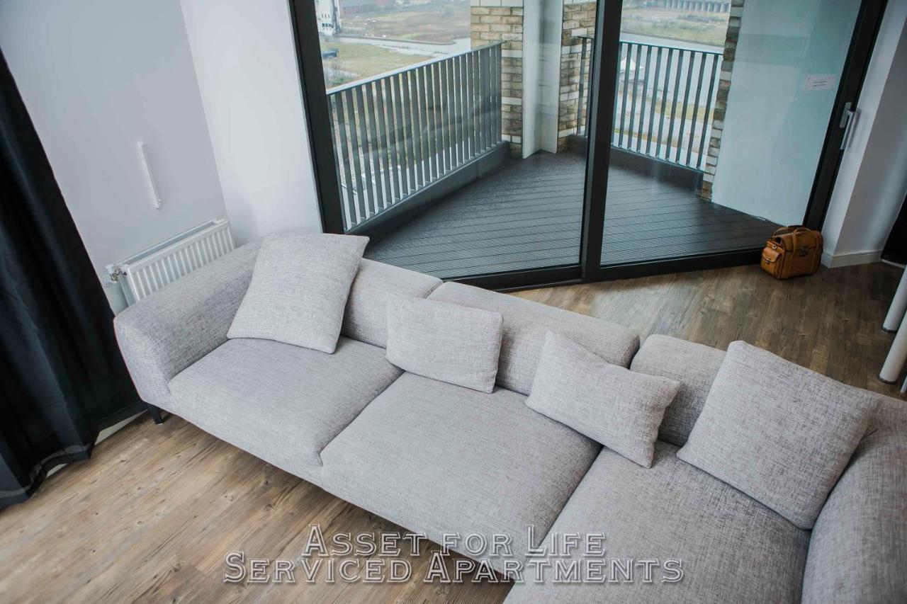Pontoon Dock Key Workers Apartment Лондон Экстерьер фото